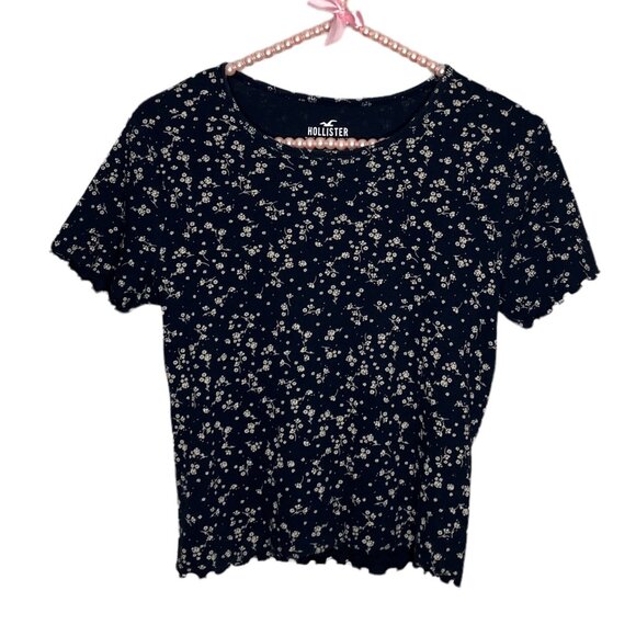 Hollister Medium M Navy Blue White Coquette Floral Rib Knit Cropped Baby‎ Tee - Picture 1 of 4